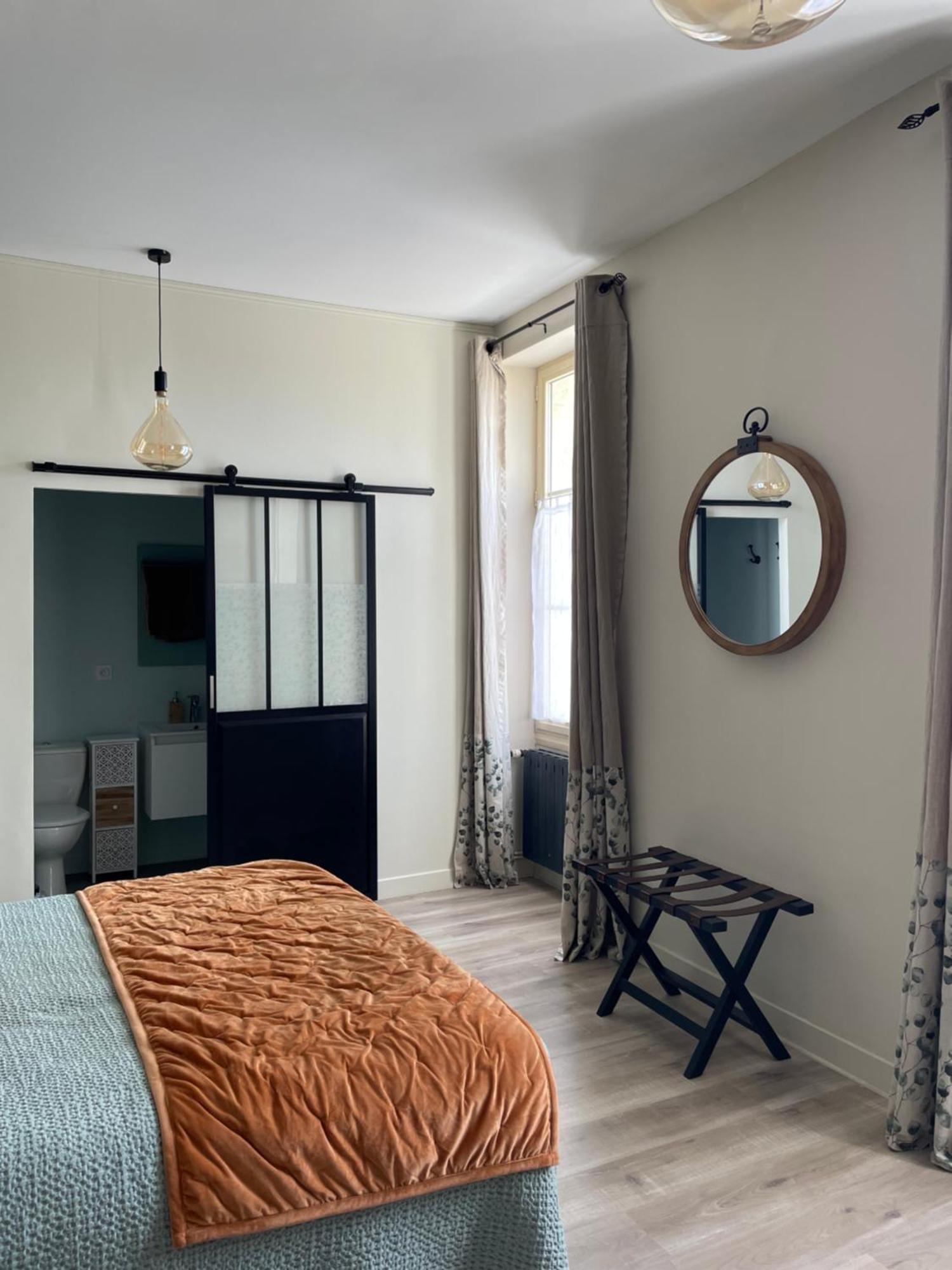 Aux Portes Des Iles Saint-Just-Luzac Room photo